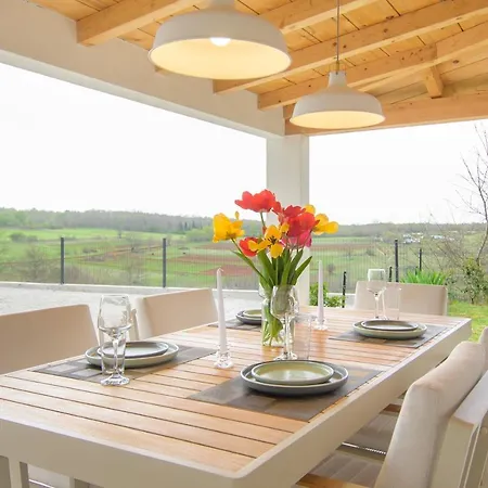 Holiday home Country Retreat Visnjan