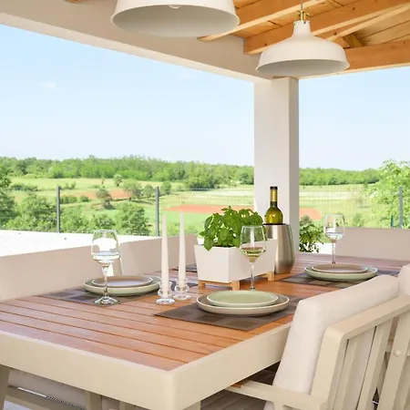 Holiday home Country Retreat Visnjan